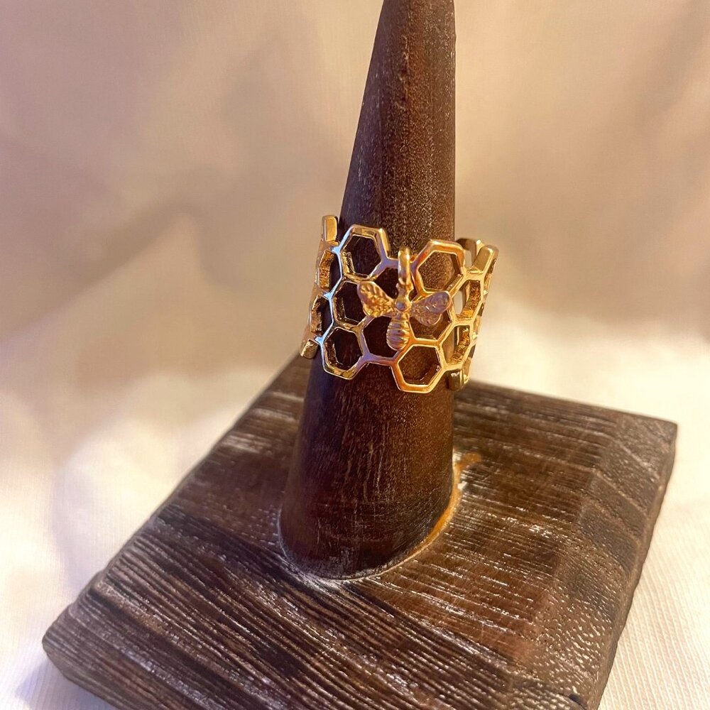 Chunky Gold Honeycomb Ring with Dangling Bee
